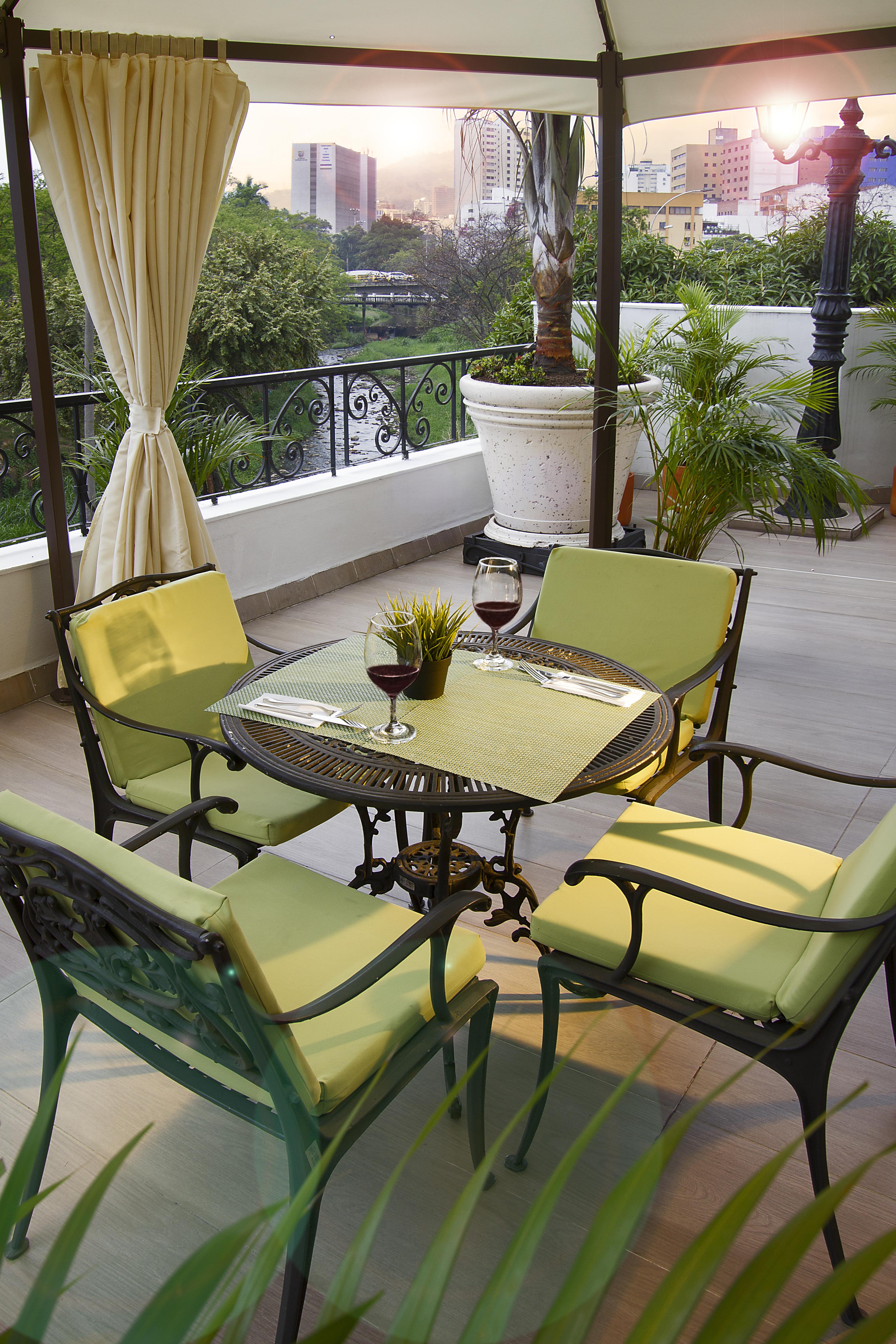 Hotel Cosmos Cali Bagian luar foto