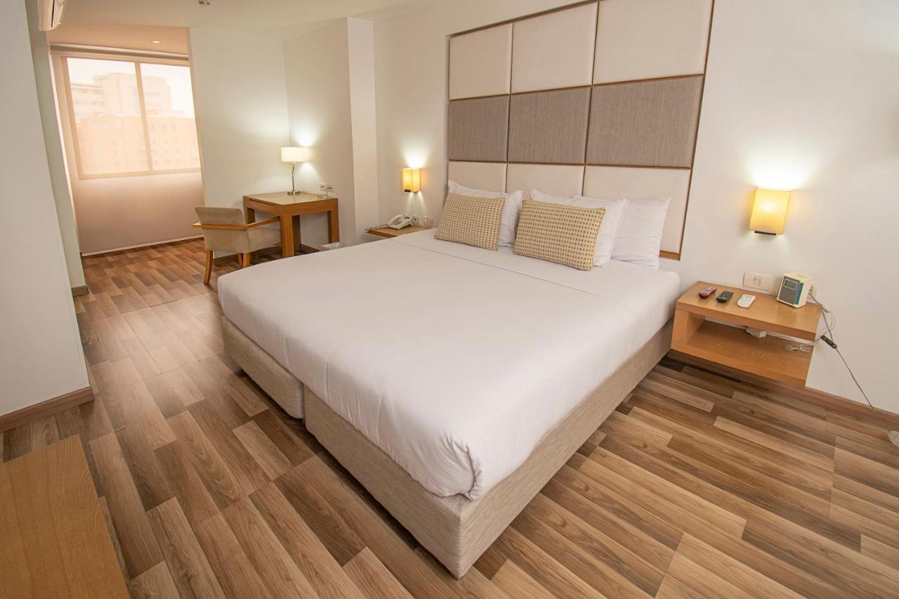 Hotel Cosmos Cali Bagian luar foto