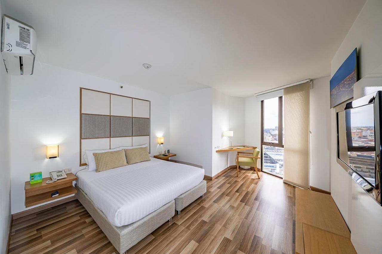 Hotel Cosmos Cali Bagian luar foto