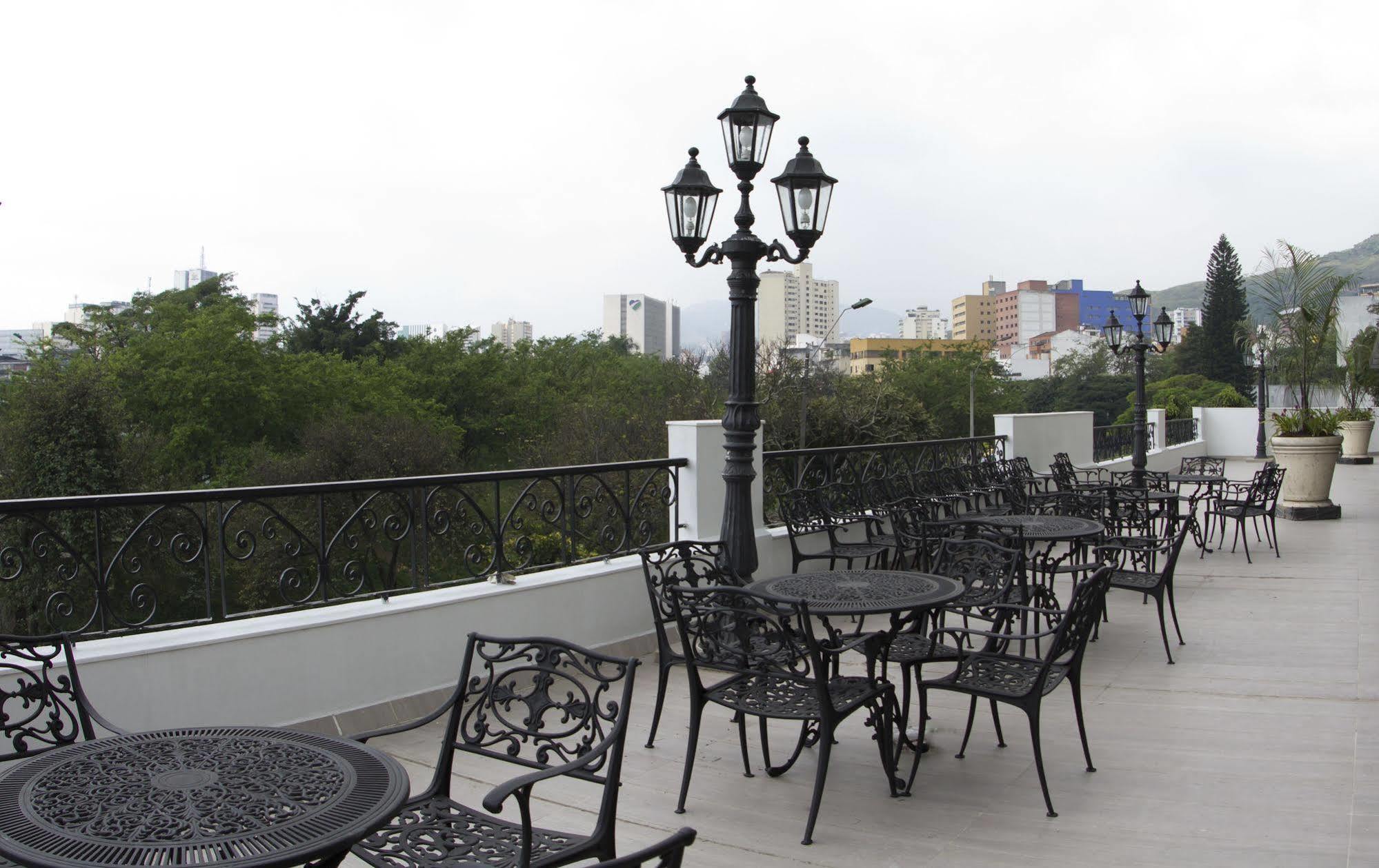 Hotel Cosmos Cali Bagian luar foto